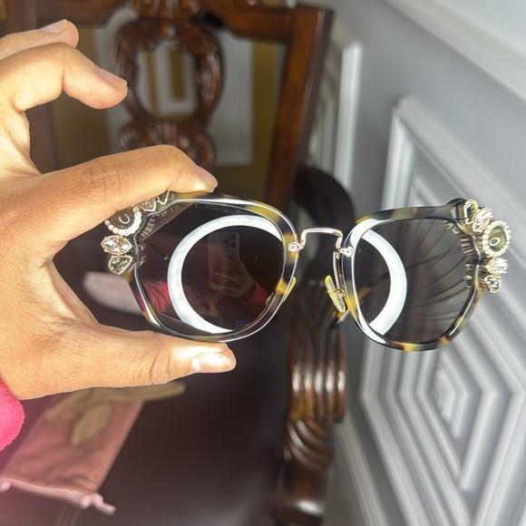 MiuMiu Cat Eye Sunnines - Picture 6 of 16